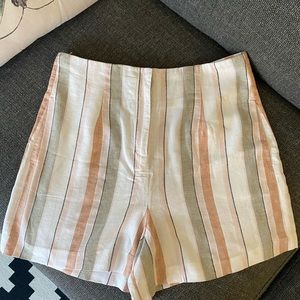 Beautiful high waisted linen shorts